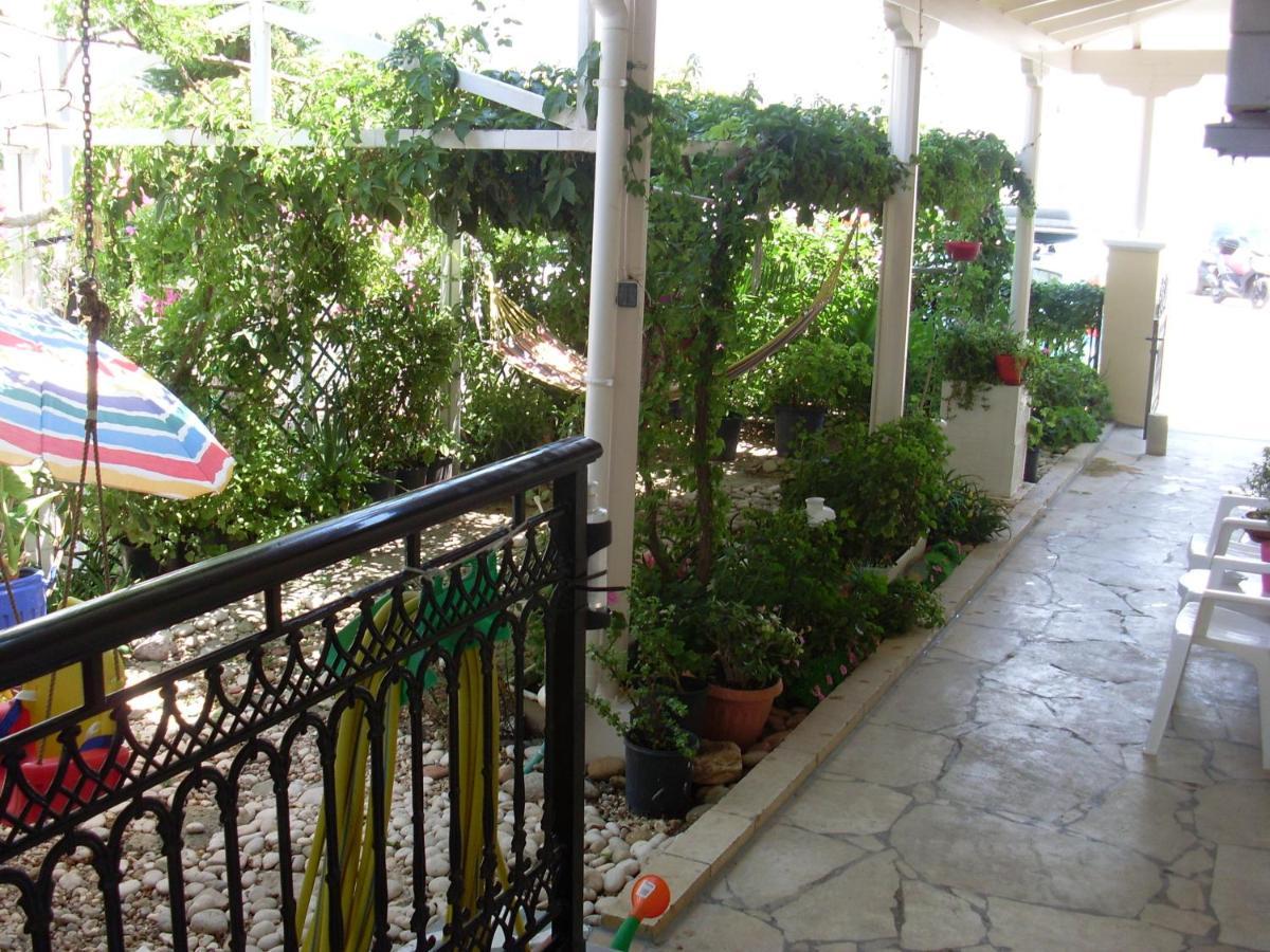 Mariangela Apartments Lixouri Luaran gambar